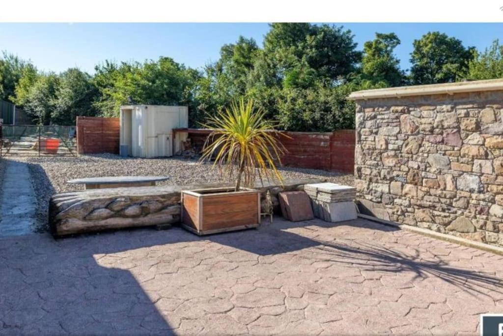 2 Bed Sandstone Residence Newport  Buitenkant foto